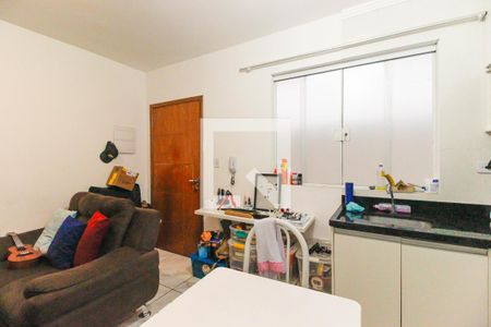 Sala e Cozinha de casa de condomínio à venda com 1 quarto, 33m² em Vila Esperança, São Paulo