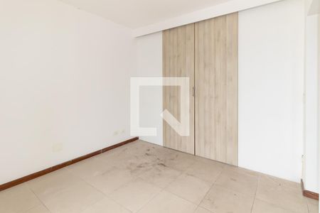 Apartamento à venda com 167m², 3 quartos e 3 vagas Apartamento à venda com 167m², 3 quartos e 3 vagasQuarto 3 (closet)