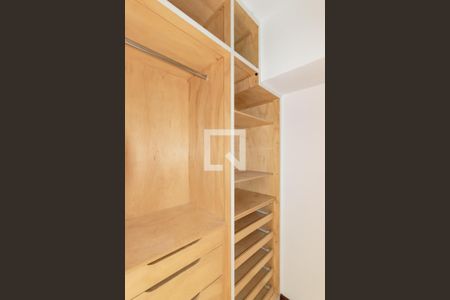 Apartamento à venda com 167m², 3 quartos e 3 vagas Apartamento à venda com 167m², 3 quartos e 3 vagasQuarto 1 (closet)