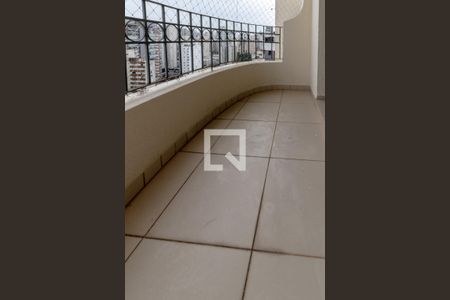 Apartamento à venda com 167m², 3 quartos e 3 vagas Apartamento à venda com 167m², 3 quartos e 3 vagasSacada