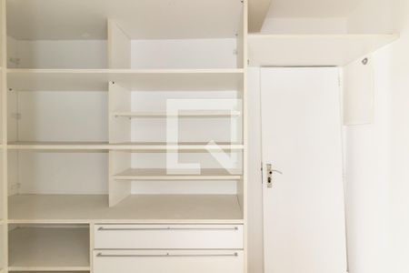 Apartamento à venda com 167m², 3 quartos e 3 vagas Apartamento à venda com 167m², 3 quartos e 3 vagasQuarto de Serviço