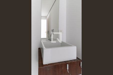 Apartamento à venda com 167m², 3 quartos e 3 vagas Apartamento à venda com 167m², 3 quartos e 3 vagasBanheiro Social