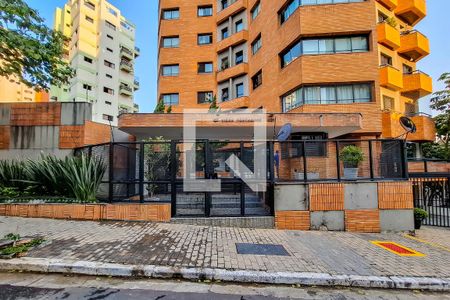 Apartamento para alugar com 120m², 3 quartos e 2 vagasFachada e portaria
