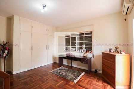 Casa à venda com 396m², 4 quartos e 2 vagasQuarto 2