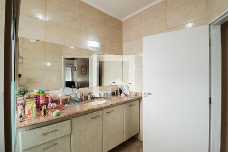 Casa à venda com 396m², 4 quartos e 2 vagasBanheiro da Suíte