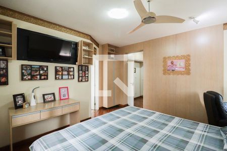 Casa à venda com 396m², 4 quartos e 2 vagasSuíte