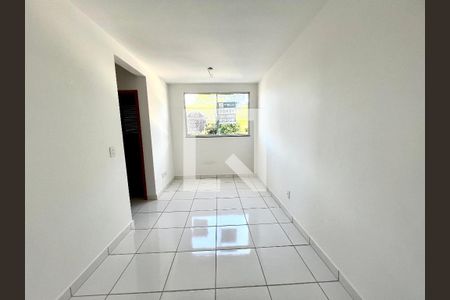 Sala de apartamento à venda com 2 quartos, 45m² em São Joaquim, Contagem