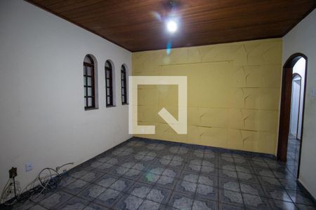 Sala de casa para alugar com 3 quartos, 280m² em Vila Zeferina, Itaquaquecetuba