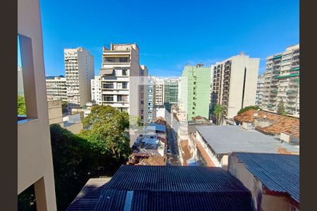 Sala  vista  de apartamento à venda com 2 quartos, 85m² em Copacabana, Rio de Janeiro
