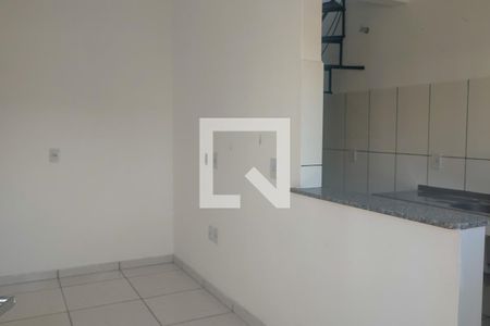 Casa para alugar com 32m², 1 quarto e sem vaga Casa para alugar com 32m², 1 quarto e sem vagaSala
