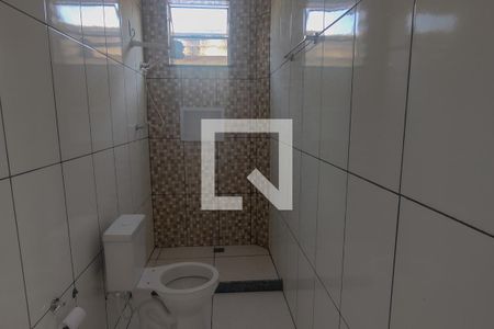 Banheiro de casa para alugar com 1 quarto, 32m² em Vila Paula, Duque de Caxias
