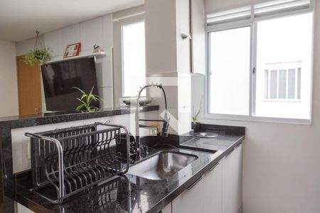 Cozinha de apartamento à venda com 2 quartos, 38m² em Jardim Rosa de Franca, Guarulhos