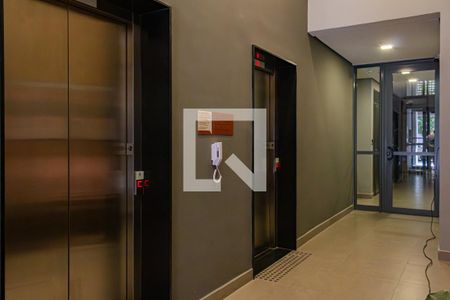 Studio à venda com 27m², 1 quarto e sem vaga Studio à venda com 27m², 1 quarto e sem vagaHall