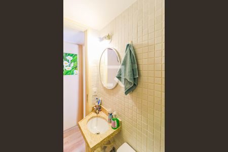 Casa à venda com 106m², 3 quartos e 2 vagas Casa à venda com 106m², 3 quartos e 2 vagasBanheiro