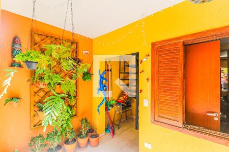 Casa à venda com 106m², 3 quartos e 2 vagas Casa à venda com 106m², 3 quartos e 2 vagasQuintal