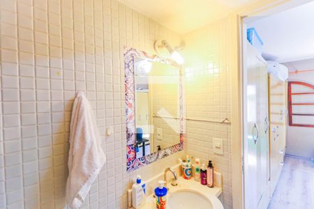 Casa à venda com 106m², 3 quartos e 2 vagas Casa à venda com 106m², 3 quartos e 2 vagasBanheiro Suíte