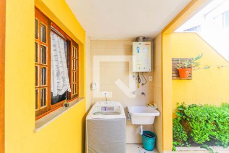 Casa à venda com 106m², 3 quartos e 2 vagas Casa à venda com 106m², 3 quartos e 2 vagasÁrea de Serviço