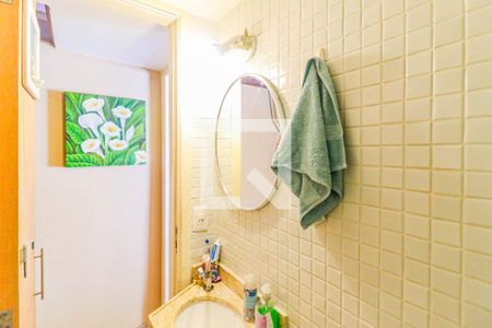 Casa à venda com 106m², 3 quartos e 2 vagas Casa à venda com 106m², 3 quartos e 2 vagasBanheiro