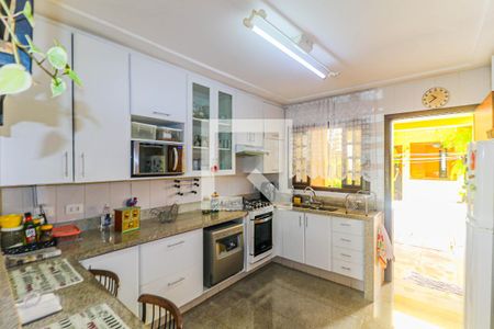 Casa à venda com 106m², 3 quartos e 2 vagas Casa à venda com 106m², 3 quartos e 2 vagasCozinha