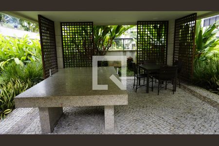 Apartamento à venda com 70m², 2 quartos e 1 vagaArea Comum