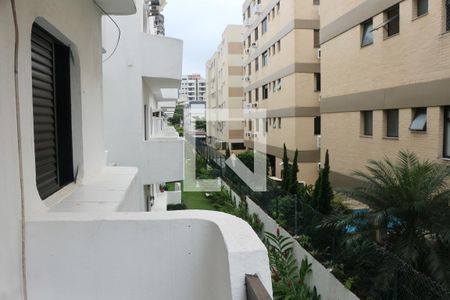 Vista de apartamento para alugar com 2 quartos, 60m² em Jardim Vitoria, Guarujá