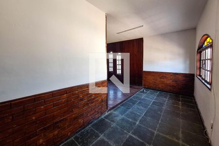 Sala de casa para alugar com 3 quartos, 400m² em Itaipu, Niterói