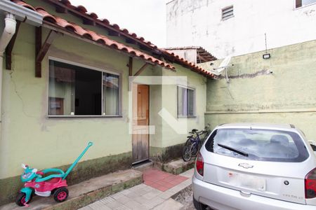 Casa à venda com 48m², 2 quartos e 1 vaga Casa à venda com 48m², 2 quartos e 1 vagaFachada
