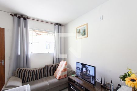 Sala de casa para alugar com 2 quartos, 48m² em Vila Jardim Leblon, Belo Horizonte