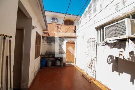 Casa à venda com 300m², 4 quartos e 3 vagas Casa à venda com 300m², 4 quartos e 3 vagasQuintal