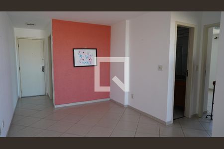 Apartamento para alugar com 70m², 2 quartos e 1 vagaSala