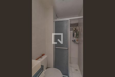 Banheiro de apartamento à venda com 2 quartos, 43m² em Santos Dumont, São Leopoldo