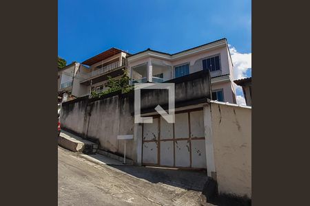 Casa de condomínio à venda com 200m², 2 quartos e 5 vagasFachada