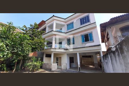 Casa de condomínio à venda com 200m², 2 quartos e 5 vagasFachada