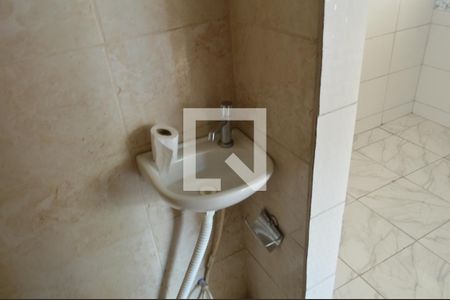 Casa de condomínio à venda com 200m², 2 quartos e 5 vagasBanheiro de serviço