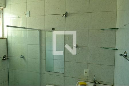 Casa de condomínio à venda com 200m², 2 quartos e 5 vagasBanheiro - Apto 1