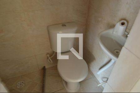 Casa de condomínio à venda com 200m², 2 quartos e 5 vagasBanheiro de serviço