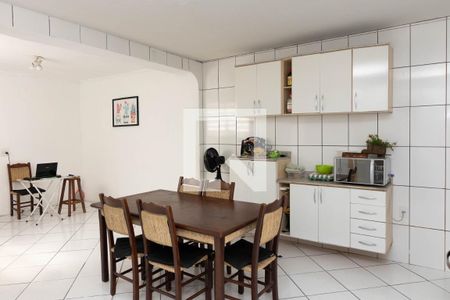 Casa à venda com 250m², 4 quartos e 2 vagasCozinha