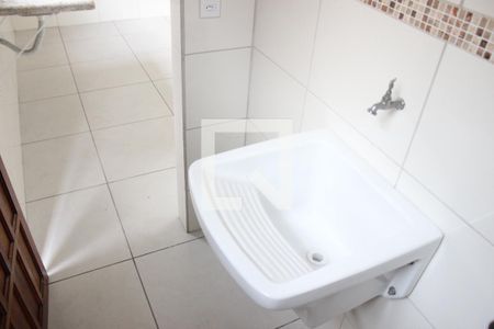 Casa para alugar com 55m², 2 quartos e 1 vagaÁrea de Serviço