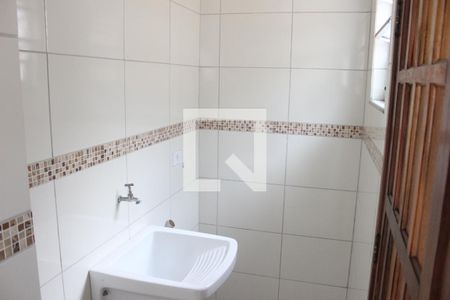 Casa para alugar com 55m², 2 quartos e 1 vagaÁrea de Serviço