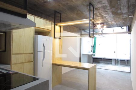 Sala integrada com a cozinha de apartamento para alugar com 1 quarto, 34m² em Vila Indiana, São Paulo