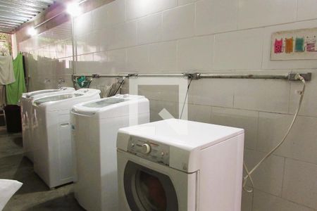 Apartamento à venda com 34m², 1 quarto e sem vagaÁrea Comum - Lavanderia