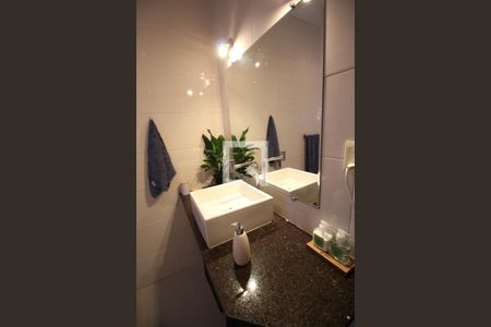 Casa à venda com 300m², 4 quartos e 2 vagasBanheiro 1