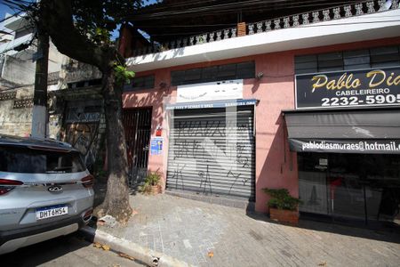 Casa à venda com 300m², 4 quartos e 2 vagasFachada