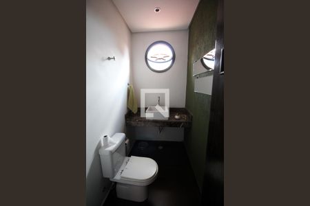 Casa à venda com 300m², 4 quartos e 2 vagasLavabo