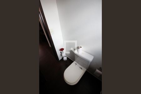 Casa à venda com 300m², 4 quartos e 2 vagasLavabo