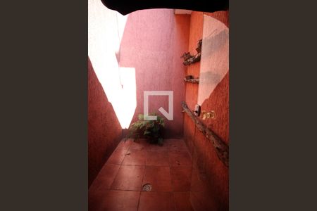 Casa à venda com 300m², 4 quartos e 2 vagasJardim interno Suite 1