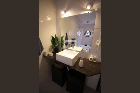 Casa à venda com 300m², 4 quartos e 2 vagasBanheiro 1