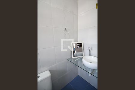 Casa à venda com 300m², 4 quartos e 2 vagasBanheiro 2