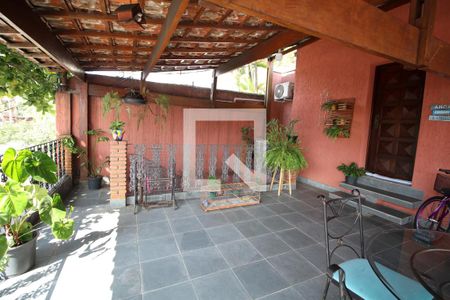 Casa à venda com 300m², 4 quartos e 2 vagasVaranda 2