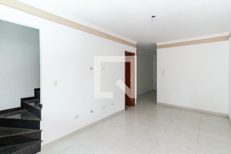 Sala   de casa para alugar com 2 quartos, 72m² em Parque Casa de Pedra, São Paulo